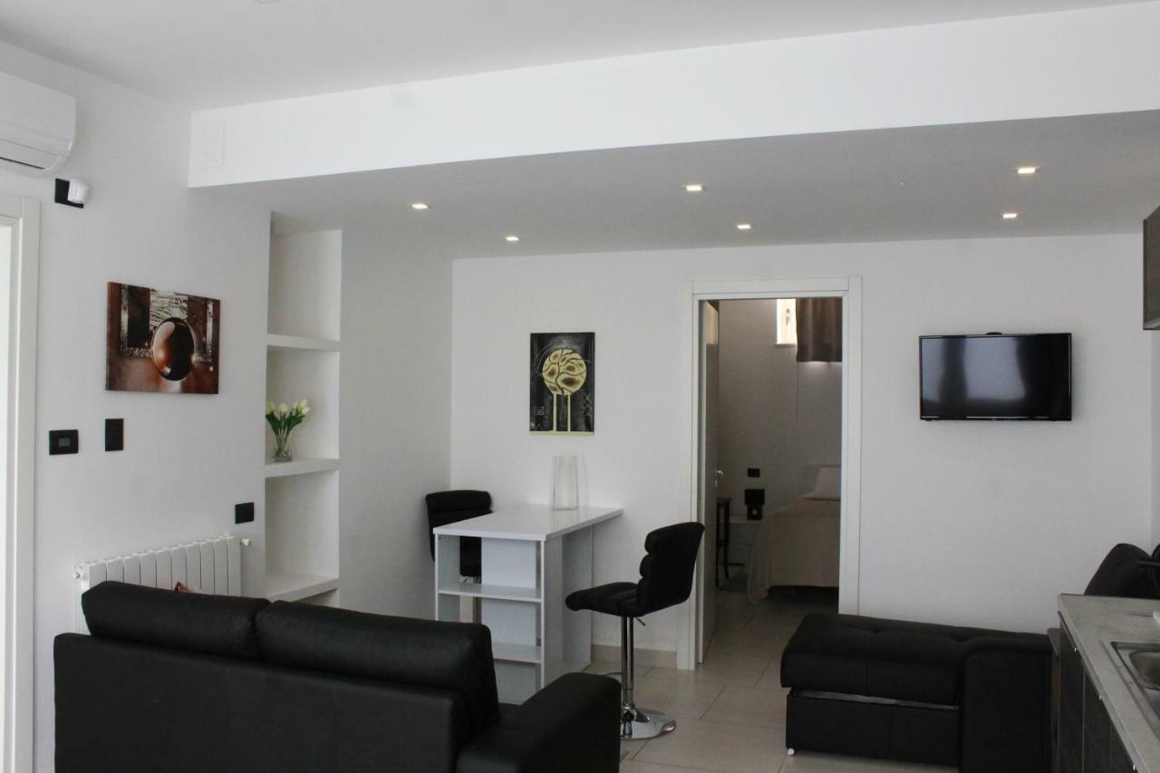 Villa Nina 2013 Appartamento Taormina Eksteriør billede