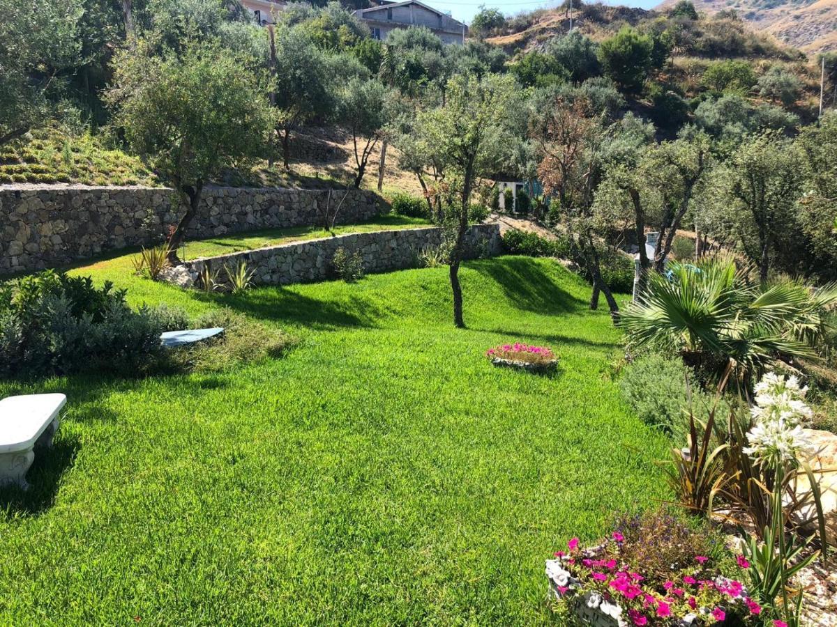 Villa Nina 2013 Appartamento Taormina Eksteriør billede